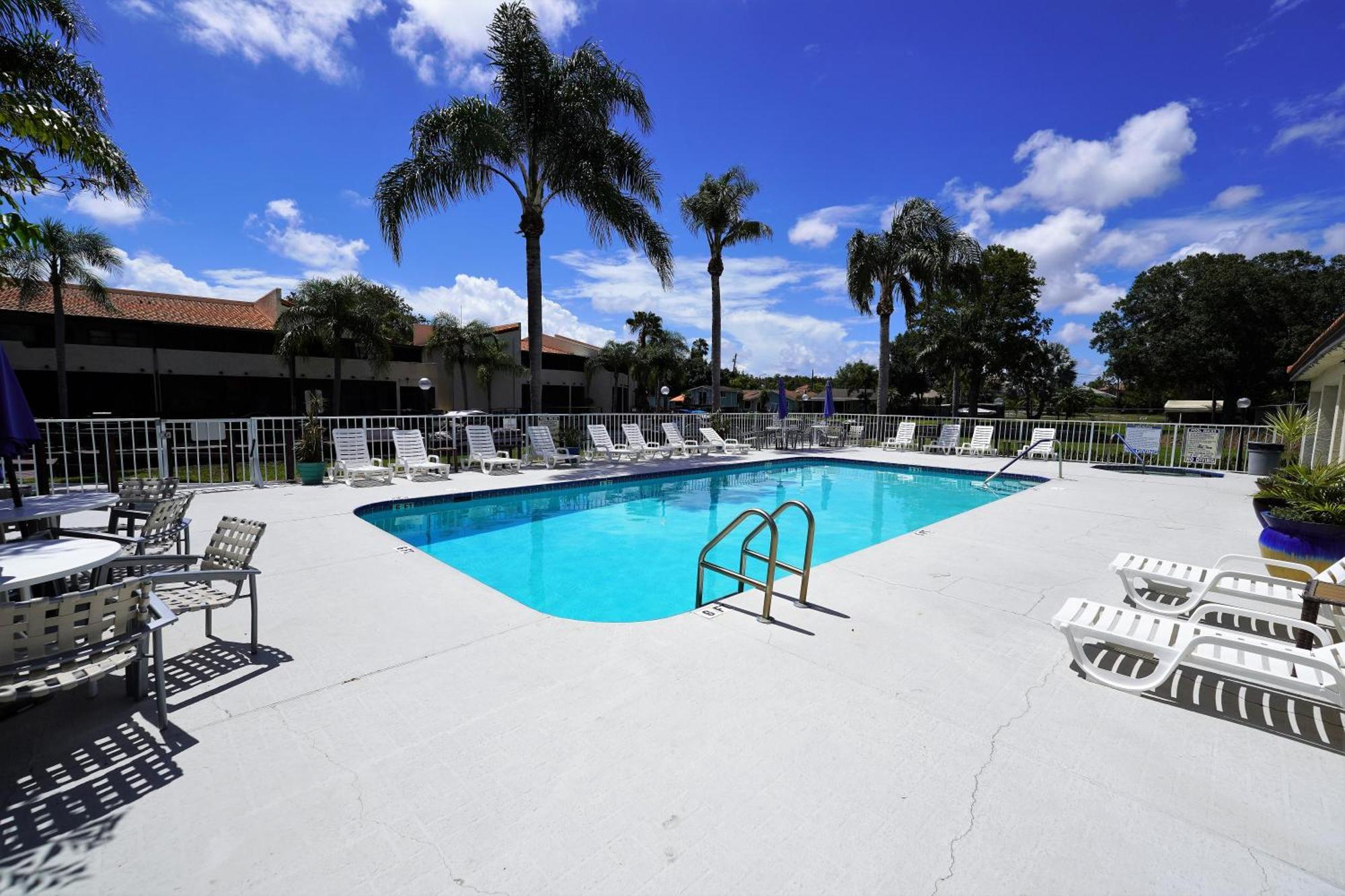 Luxury Condos on Lake Tarpon Palm Harbor Exterior foto