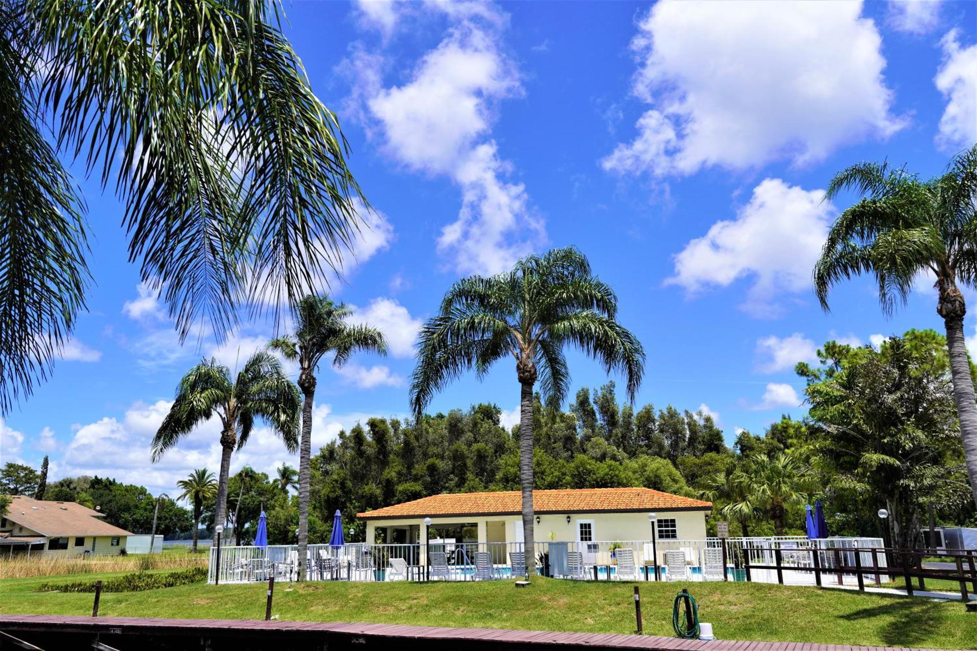 Luxury Condos on Lake Tarpon Palm Harbor Exterior foto